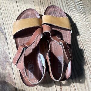 Pikolinos sandals sz 6 Slight wedge brown leather euc shoes women’s.
